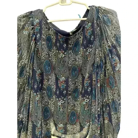 Fire Los Angeles Boho Batwing Navy Floral Blouse Size S, Pre-Owned - Picture 2 of 6